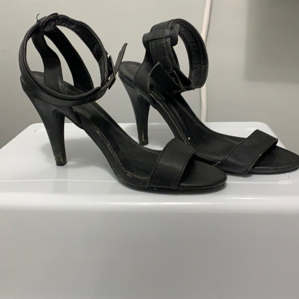 Le Chateau heels